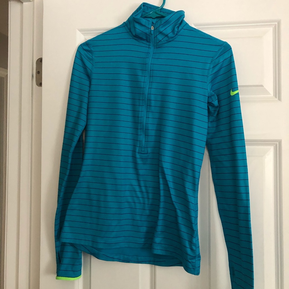 Nike fitted pullover